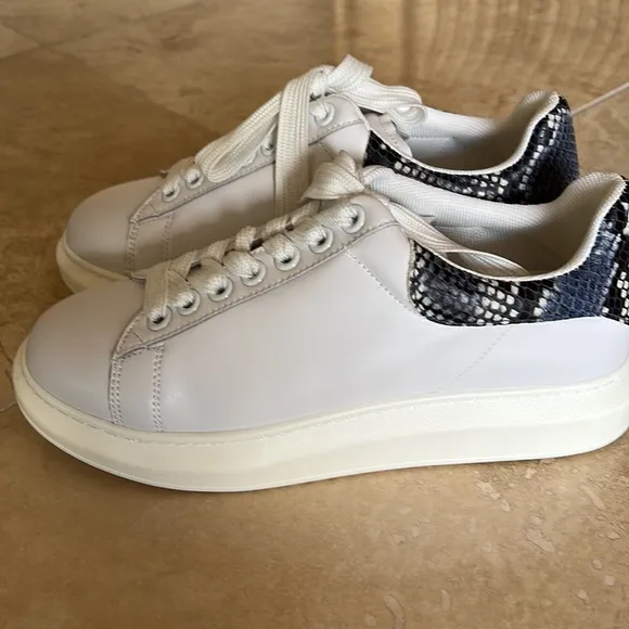 Steve Madden FROSTED 2  /FROS Genuine Leather White Sneakers