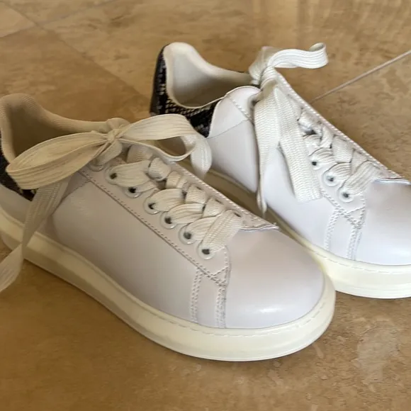 Steve Madden FROSTED 2  /FROS Genuine Leather White Sneakers