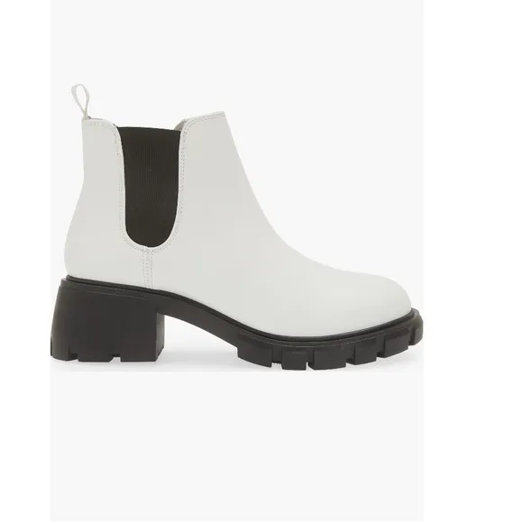Steve Madden Howler Bootie White &amp; Black Chelsea Silhouette Women’s Size 9.5