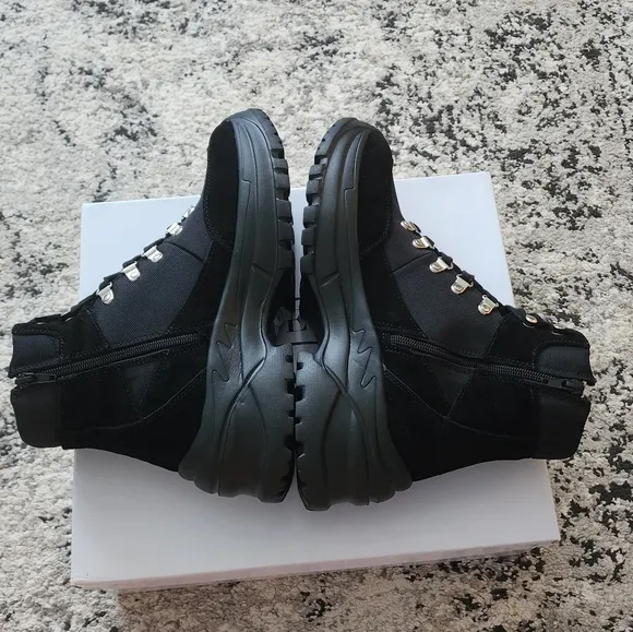 STEVE MADDEN Laceup Combat Boots NIB Black Suede and Nylon