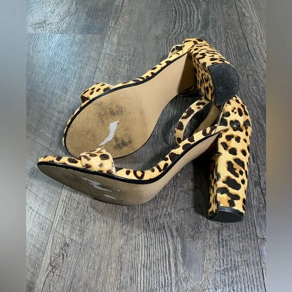 STEVE MADDEN Leopard Sandals