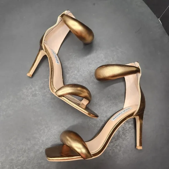 Steve Madden Partay sandals women's 6M golden puff padded ankle strap new $116