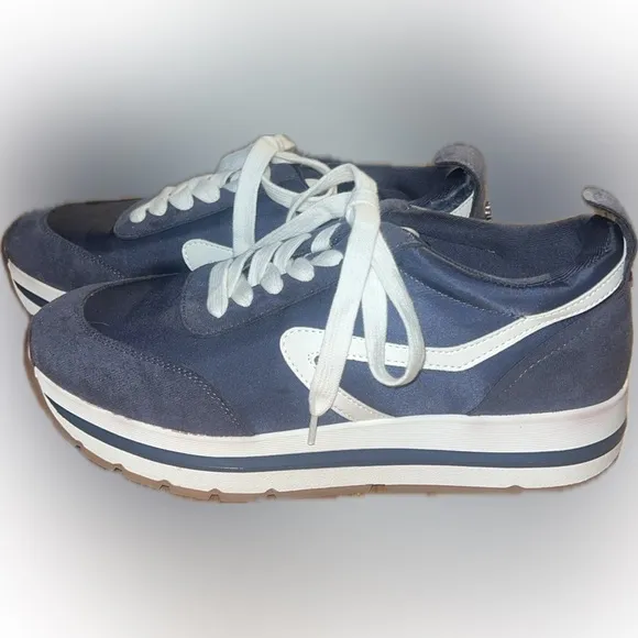Steve Madden Rueben blue &amp; white platform sneakers – NWOT