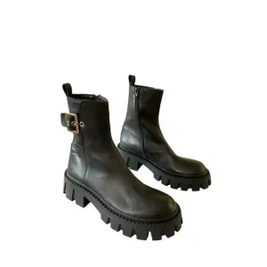 Steve Madden Sameera Black Leather Combat Lug Boots Gold Buckle Sz 9 NEW