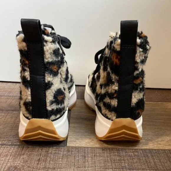 Steve Madden Shaft F Platform Faux Fur Leopard High Tops Size 7