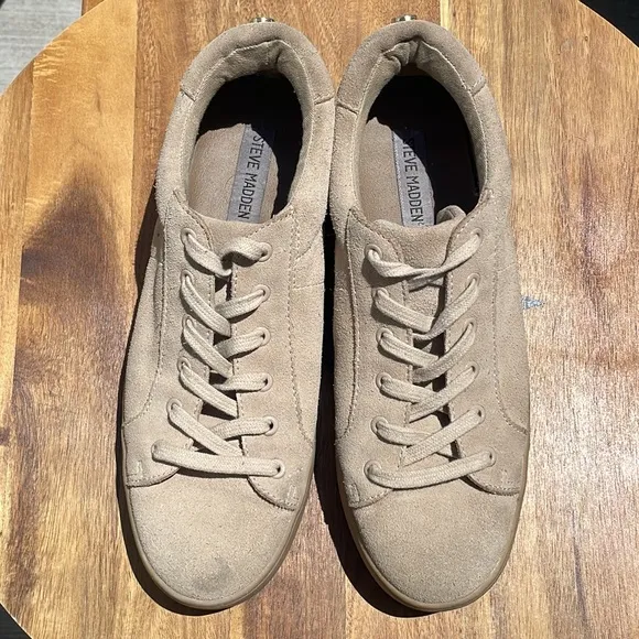 Steve Madden Women’s Bertie Platform Suede Fashion Sneakers Tan Size 9.5