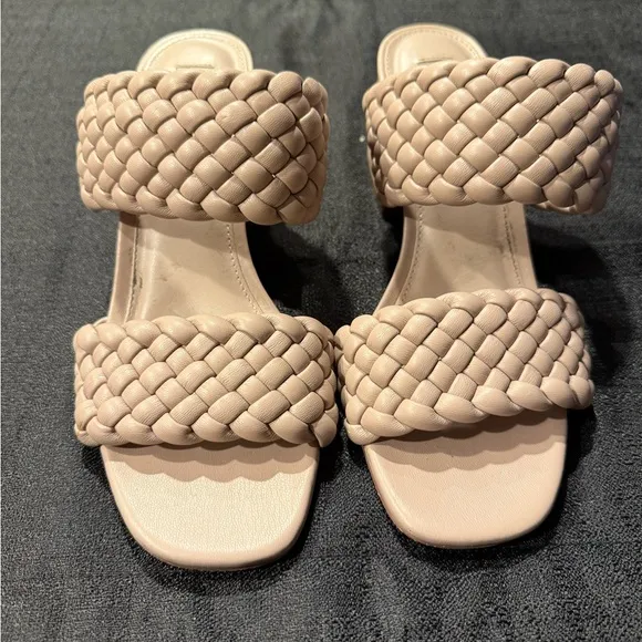 Steve Madden Women's Tielo Heeled Sandal size 7.5M preowned color cream