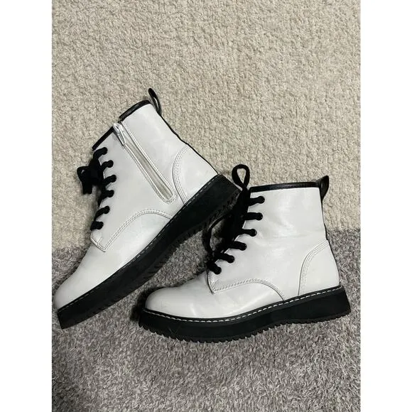Steve Madden Youth Size 2 Kurrt Combat Boots White