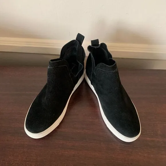 Steven Barker high top suede high top sneakers  size 6,5 in black new in box