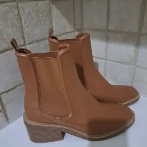 Steven Steve Madden Chelsea Boots Size 9.5