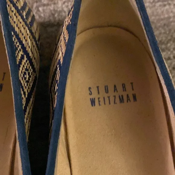 Stuart Weitzman ballet flats - size 6 - round toe - great condition