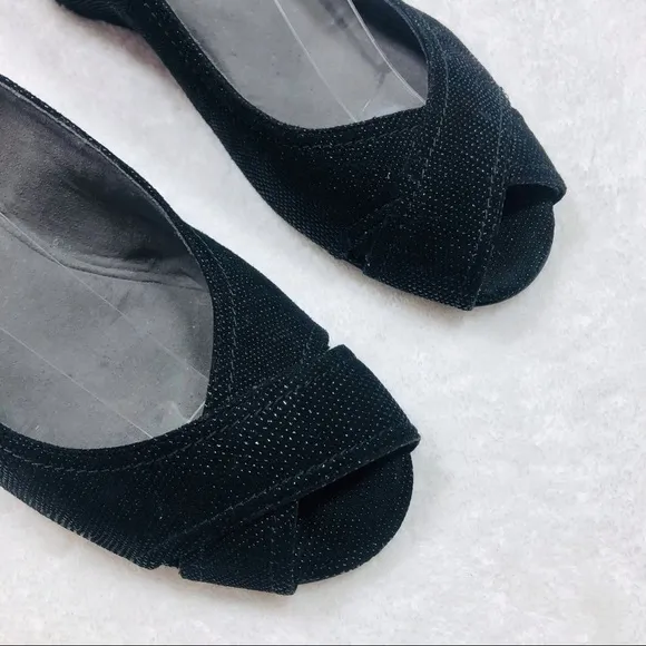 Stuart Weitzman black peep toe wedge sandals sz 8