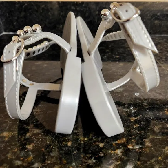 STUART WEITZMAN Goldie Metallic Bead T-Strap Jelly Sandals Size 6