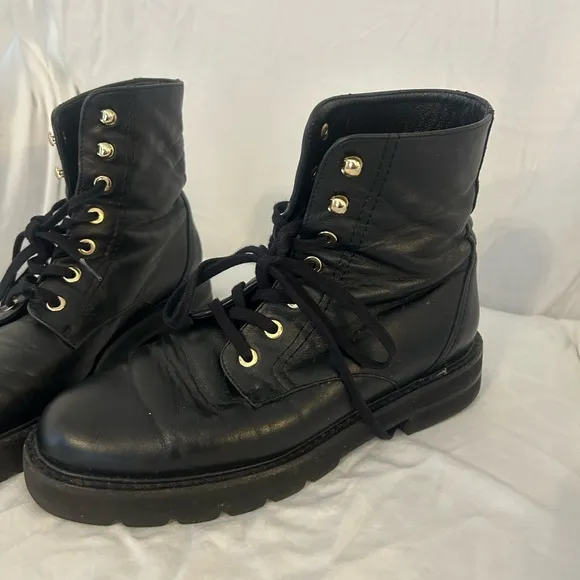 Stuart Weitzman Mila Leathet Combat Boots Great Condition Round Toe Platform
