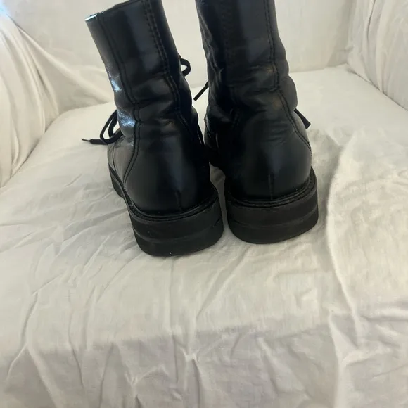 Stuart Weitzman Mila Leathet Combat Boots Great Condition Round Toe Platform