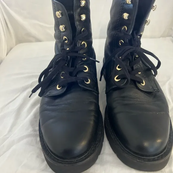 Stuart Weitzman Mila Leathet Combat Boots Great Condition Round Toe Platform