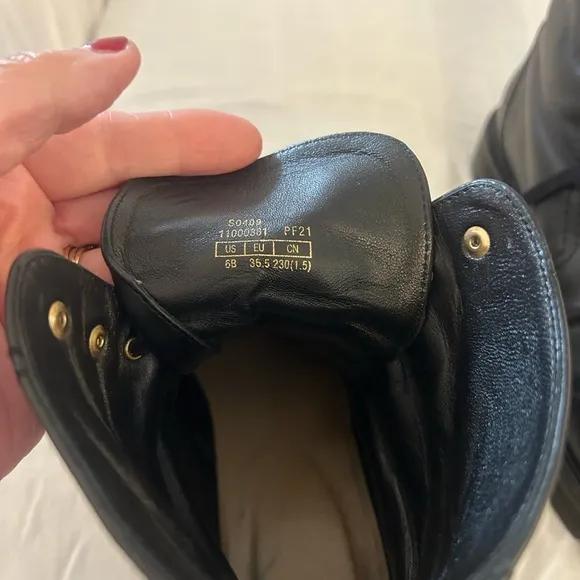 Stuart Weitzman Mila Leathet Combat Boots Great Condition Round Toe Platform