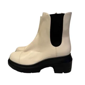 Stuart Weitzman Norah Cream Lug Sole Chelsea Boots Size 10 C