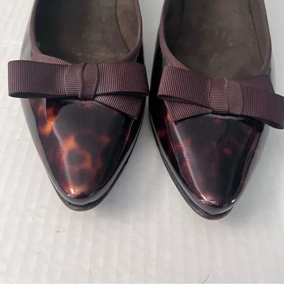 Stuart Weitzman Patent Leather Pointed Toe Tortoise Flats with bow 10 narrow
