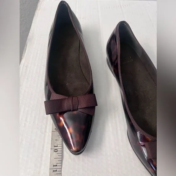 Stuart Weitzman Patent Leather Pointed Toe Tortoise Flats with bow 10 narrow
