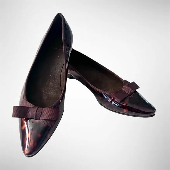 Stuart Weitzman Patent Leather Pointed Toe Tortoise Flats with bow 10 narrow
