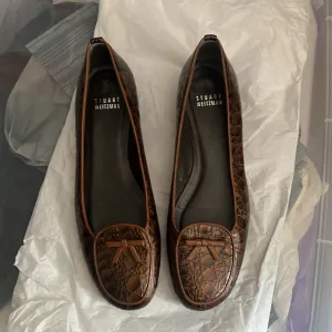 Stuart Weitzman size 7 flats