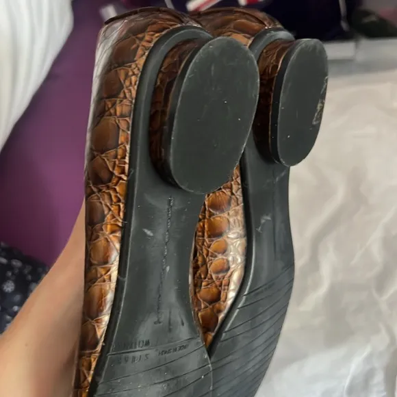 Stuart Weitzman size 7 flats
