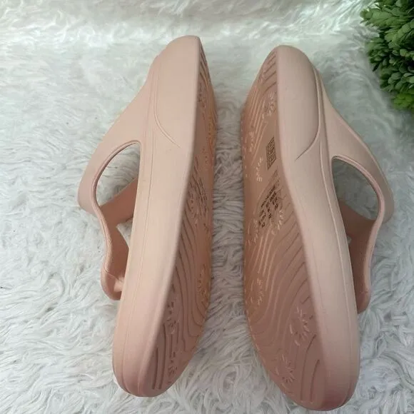 Stuart Weitzman Stuflex T Strap Sandals in Rosewater Womens size US 7 B New