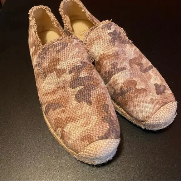 Stuart Weitzman Womens Camo espadrilles tan 6.5 flat shoes