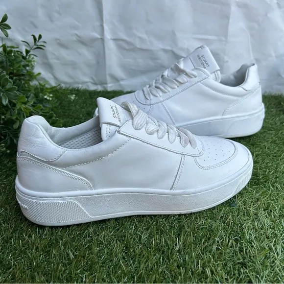 Stuart WeitzmanLeather Courtside Low-Top Sneakers white size 7 new