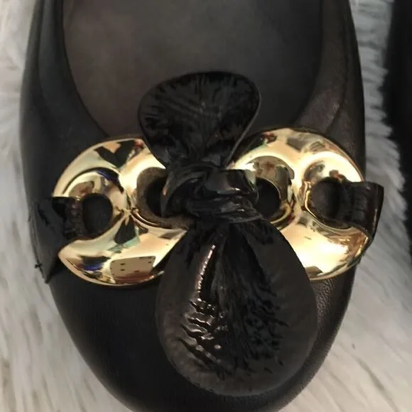 Stuart Weizman Butter leather twist knot flats