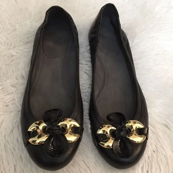 Stuart Weizman Butter leather twist knot flats