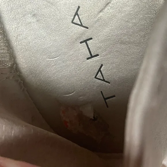 Tahari Leather Cream Ballet Flats (size 9.5)