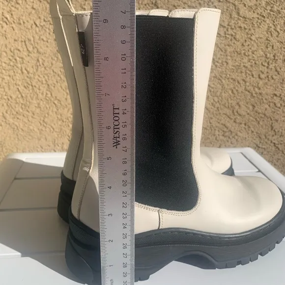 Ted Baker London Lilanna white leather lug sole Chelsea boots 7 ( European 37)