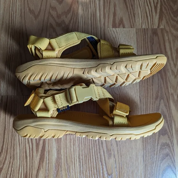 TEVA HURRICAN VERGE STRAP SANDALS
