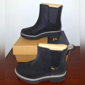 Teva W. Midform Chelsea Boots in black new with the box with no flaws.