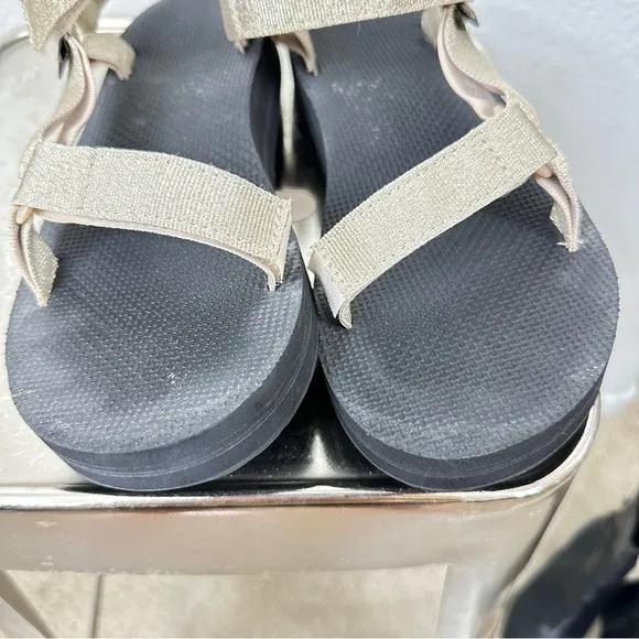 TEVA Womens Golden Champagne Midterm Universal Sandals Ankle Strap Sport Shoe 9