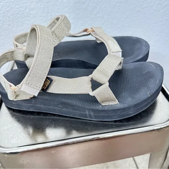 TEVA Womens Golden Champagne Midterm Universal Sandals Ankle Strap Sport Shoe 9