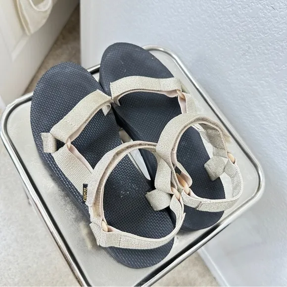 TEVA Womens Golden Champagne Midterm Universal Sandals Ankle Strap Sport Shoe 9