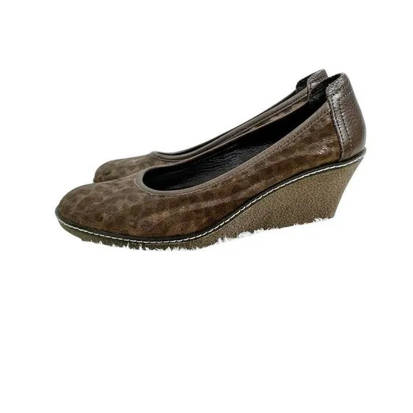 The Flexx Bread and Butter Slip On Sandals Animal Print Wedge Suede Shoes Size 8
