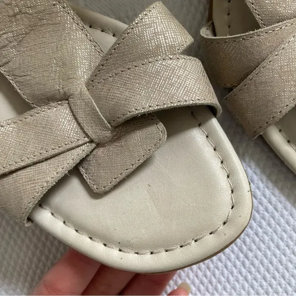 The Flexx comfort sandals Band Together platinum T-strap US 10