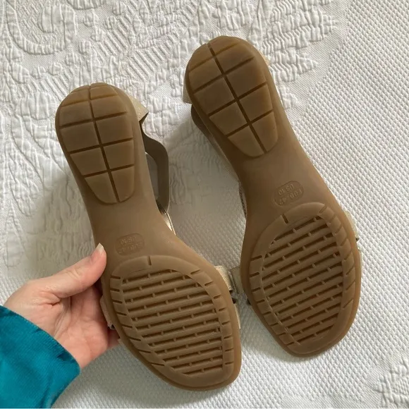The Flexx comfort sandals Band Together platinum T-strap US 10