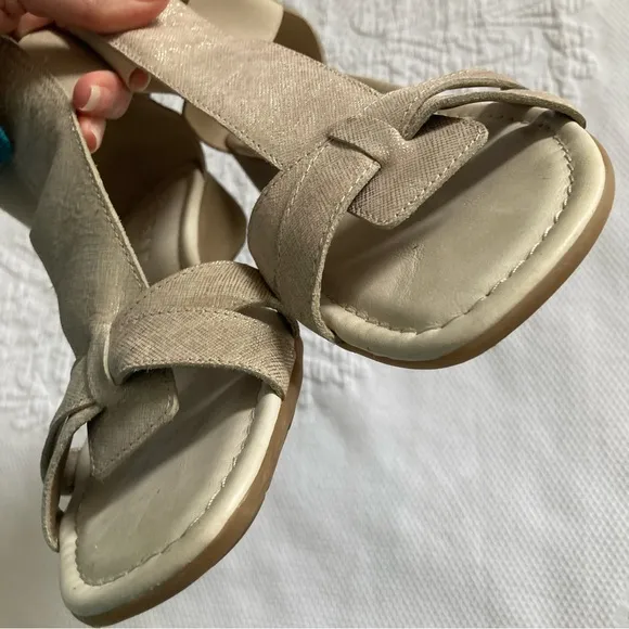 The Flexx comfort sandals Band Together platinum T-strap US 10