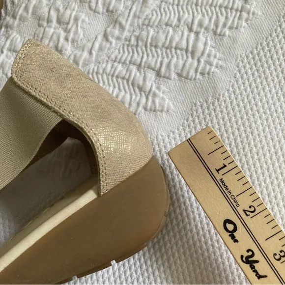 The Flexx comfort sandals Band Together platinum T-strap US 10