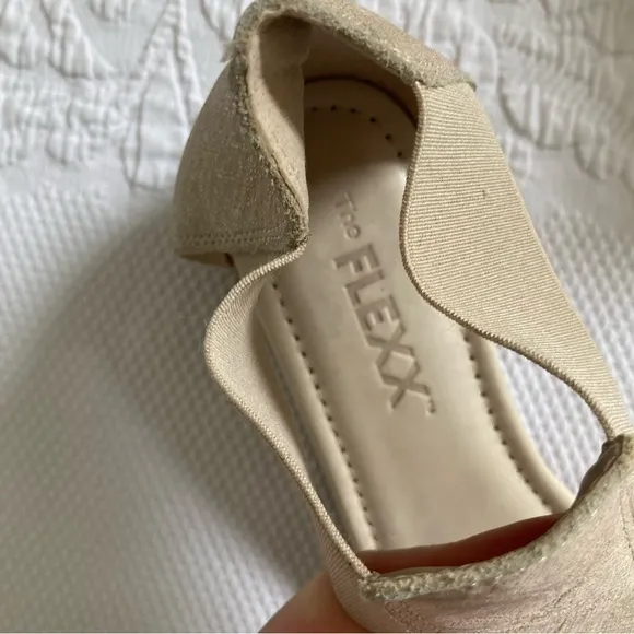 The Flexx comfort sandals Band Together platinum T-strap US 10