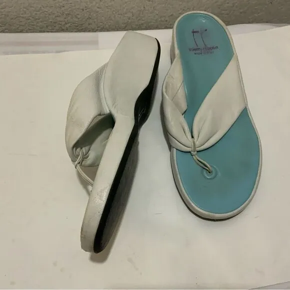 THIERRY RABOTIN white  Soft Leather Flat Slip On Thong Sandals Size 40/9.5