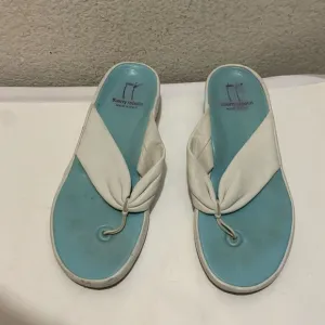 THIERRY RABOTIN white  Soft Leather Flat Slip On Thong Sandals Size 40/9.5