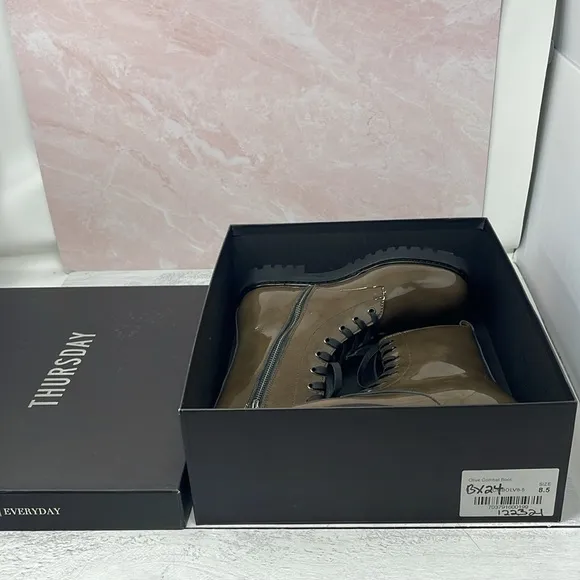 Thursday Boot Company Combat Boots in Olive 8.5 BX24