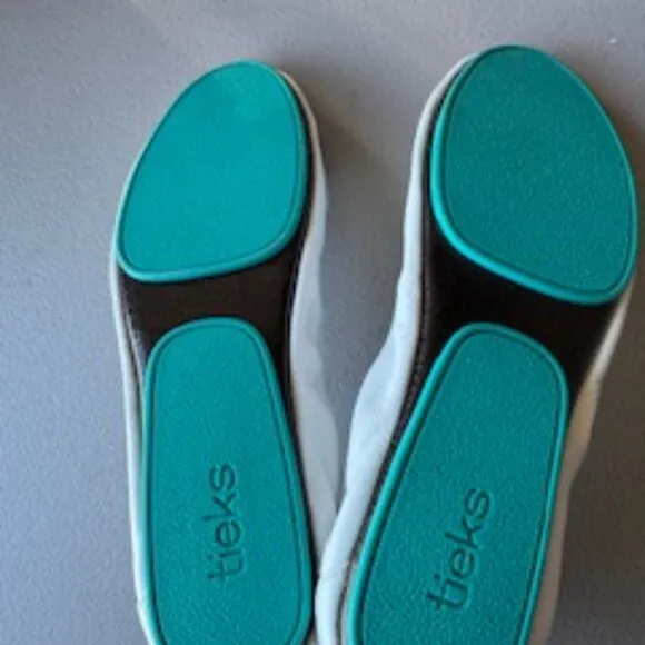 Tieks by Gavrieli White Lotus, Size 12 NEW IN BOX. Never Worn.