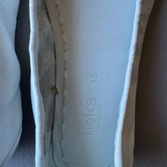 Tieks by Gavrieli White Lotus, Size 12 NEW IN BOX. Never Worn.